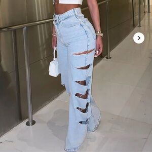 Fashion Nova - Crossover Slashed 90s Baggy Jeans